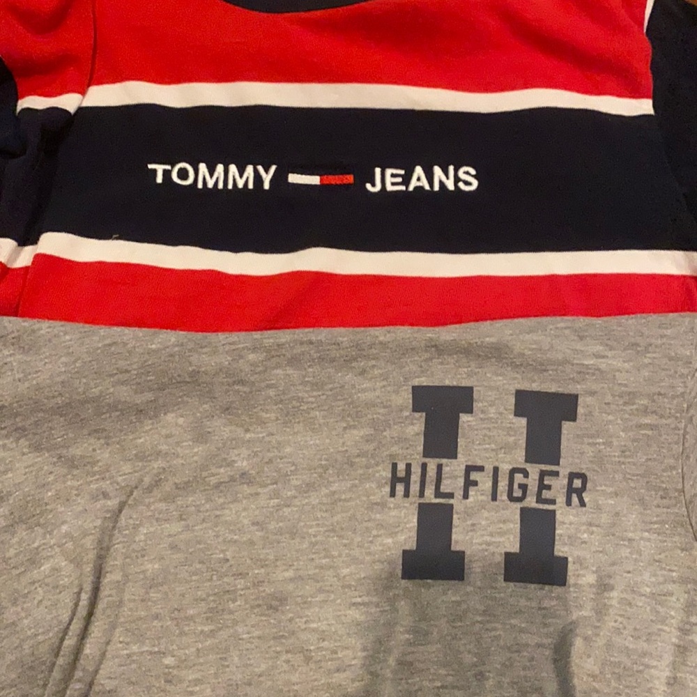 TWO! 2 Tommy Hilfiger T-Shirt Bundle